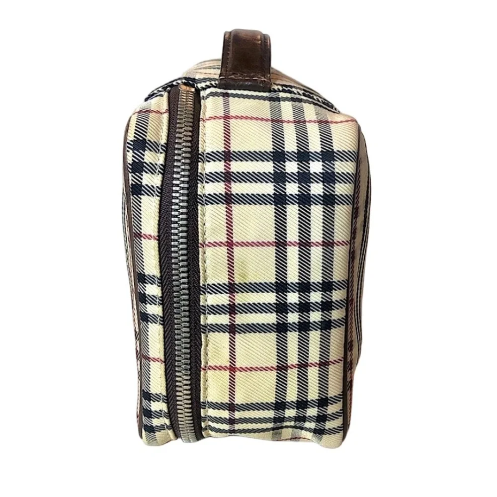 BURBERRY Cream Red Haystack Plaid Toiletry Bag with Iconic Nova Check Pattern